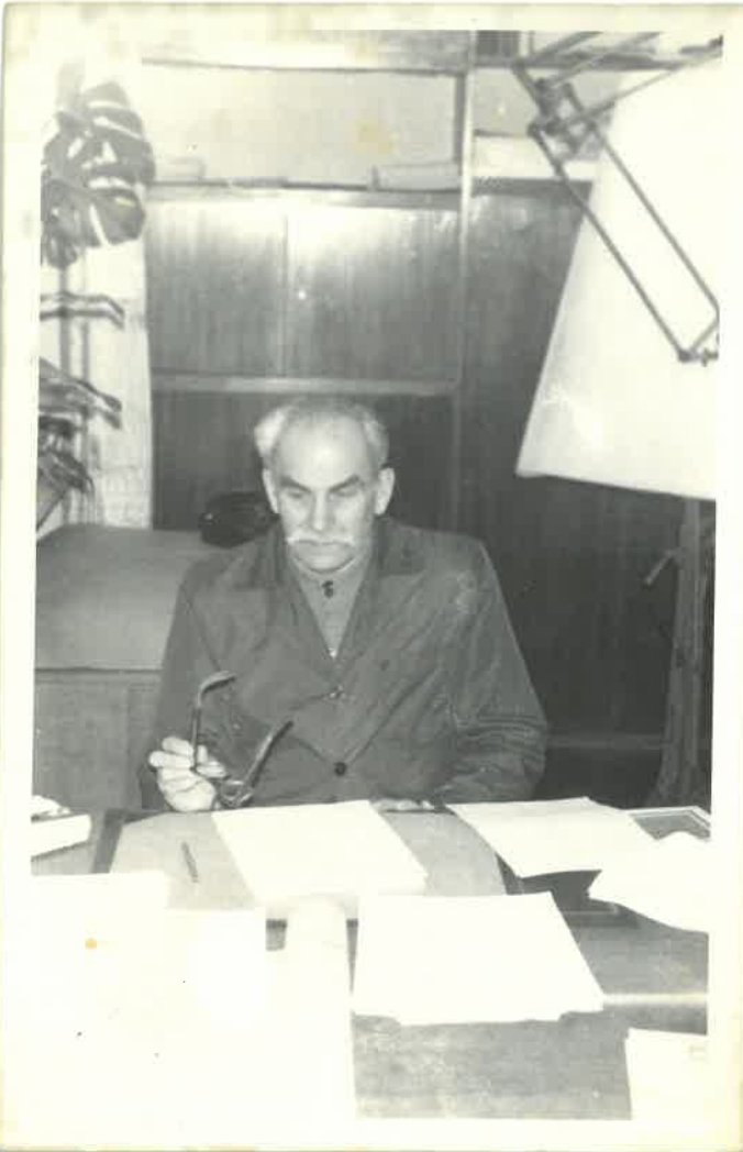 Władysław Miazgowicz w pracy Gliwickim Biurze Projekt&oacute;w Budownictwa Przemysłowego Energoprojekt III 1977 r.