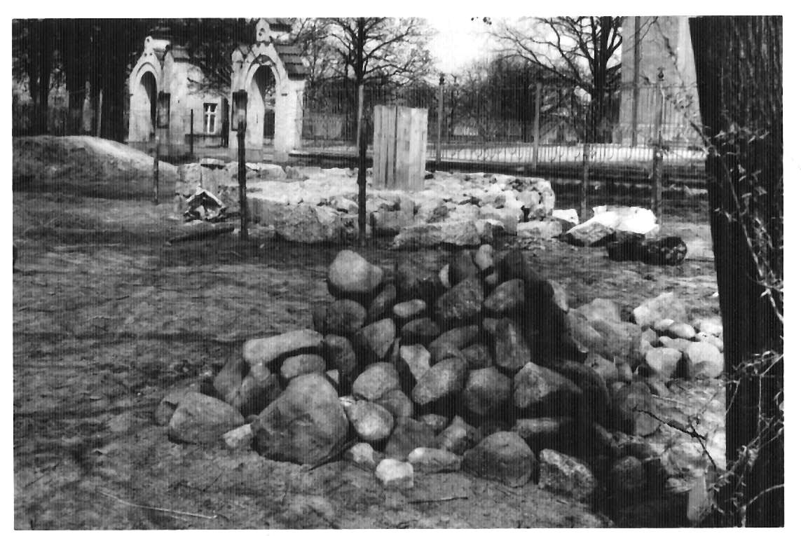 Prace przy odnowieniu Pomnika Grunwaldzkiego w 1977 roku