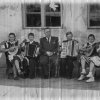 Zespoł muzyczny Szkoły Podstawowej w Kamieniu z roku 1959 prowadzony przez kierownika szkoły Pana Legutko.
